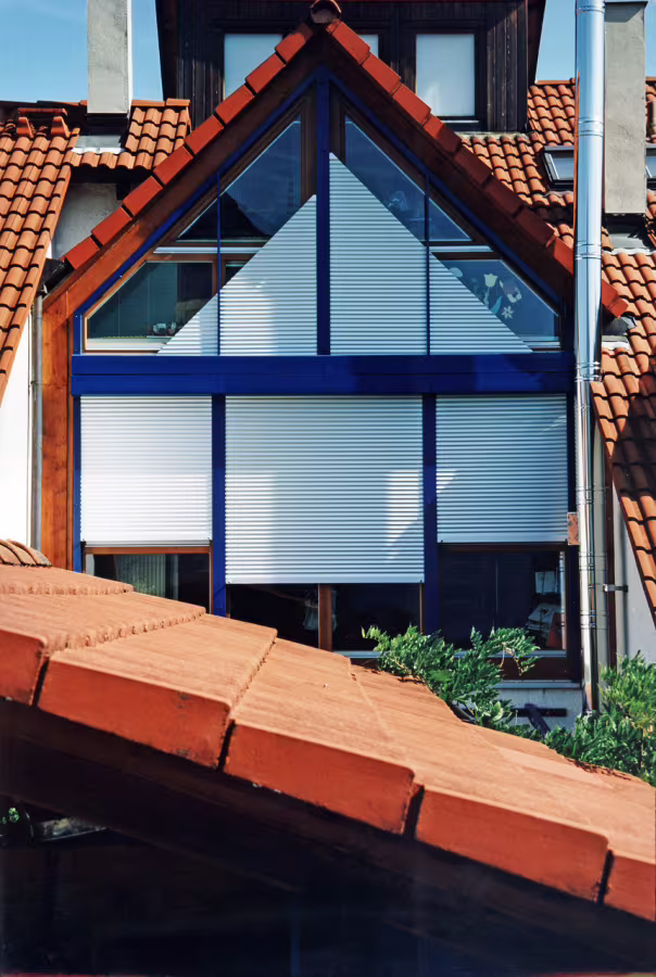 Atypické předokenní rolety