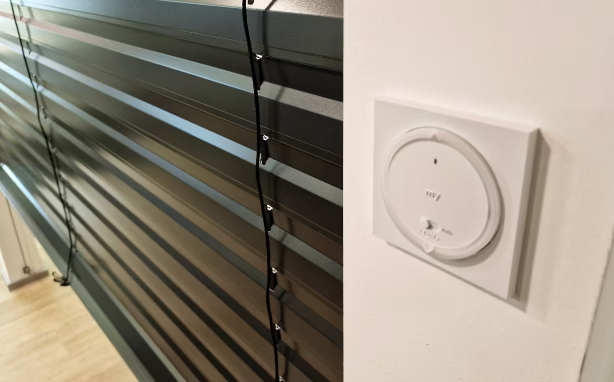 SameZaluzie.cz - vzorková prodejna značkové stínící techniky Praha.